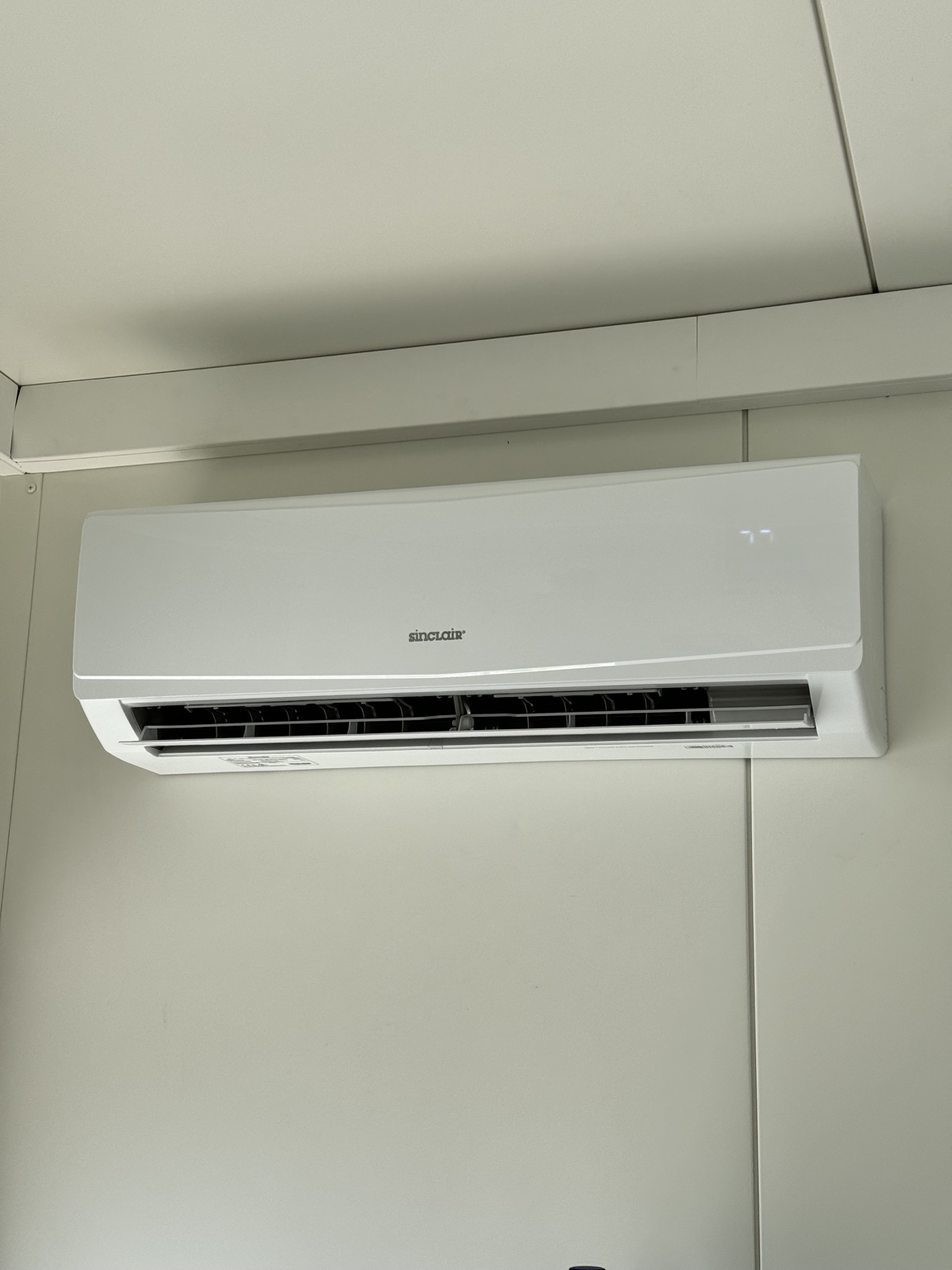 Montaż klimatyzacji w pomieszczeniu